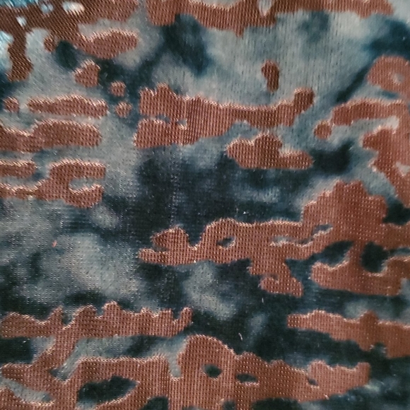 Adorable peplum top - Picture 4 of 4